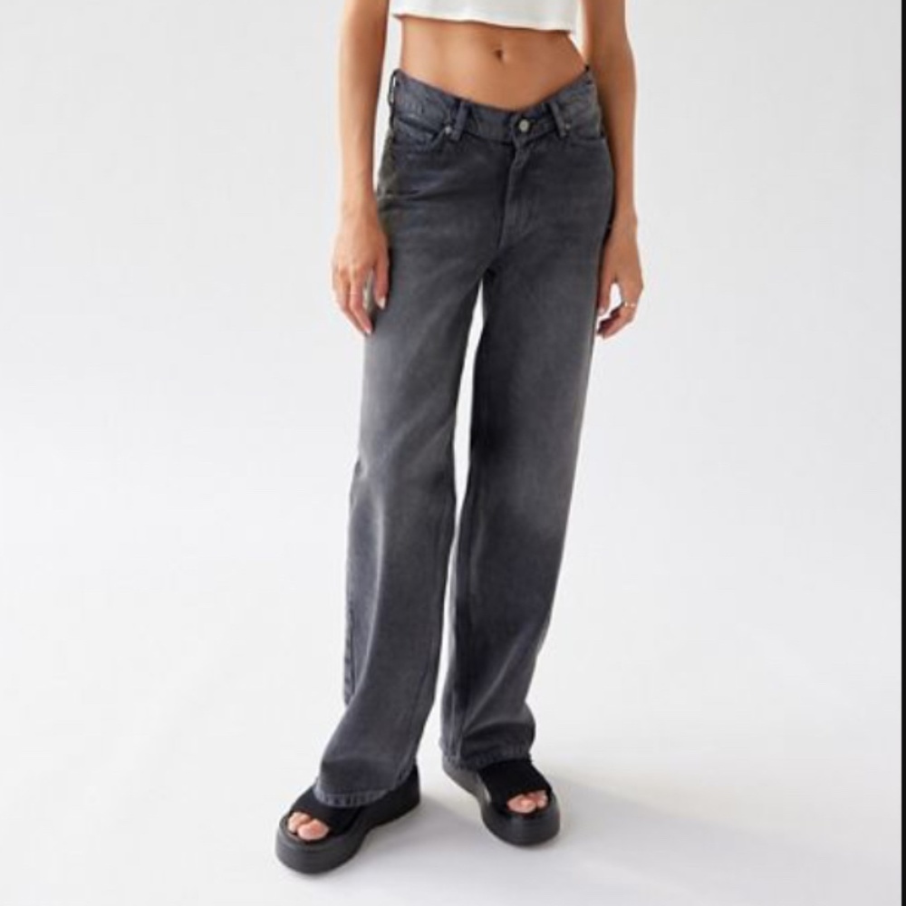 NWT Urban Outfitters BDG dipped v jeans 27 washed black wide leg